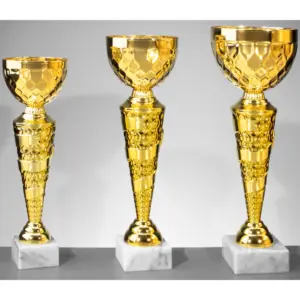 3er-Serie Pokale Henry gold